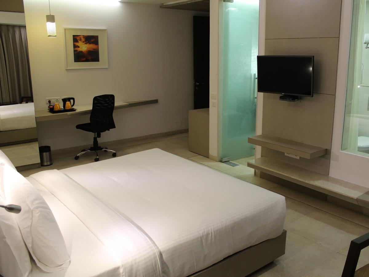 Keys Lite By Lemon Tree Hotels, Mayfield, Gurgaon Bagian luar foto