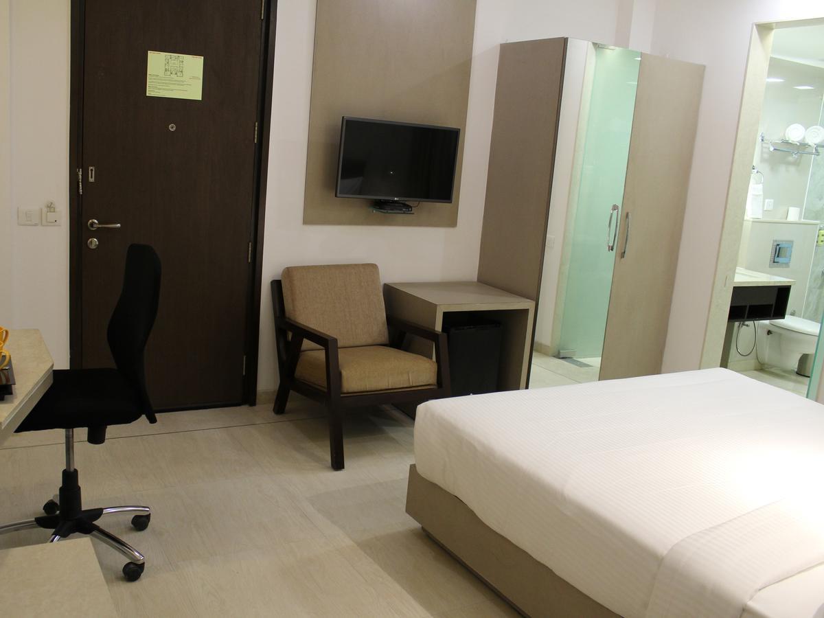 Keys Lite By Lemon Tree Hotels, Mayfield, Gurgaon Bagian luar foto