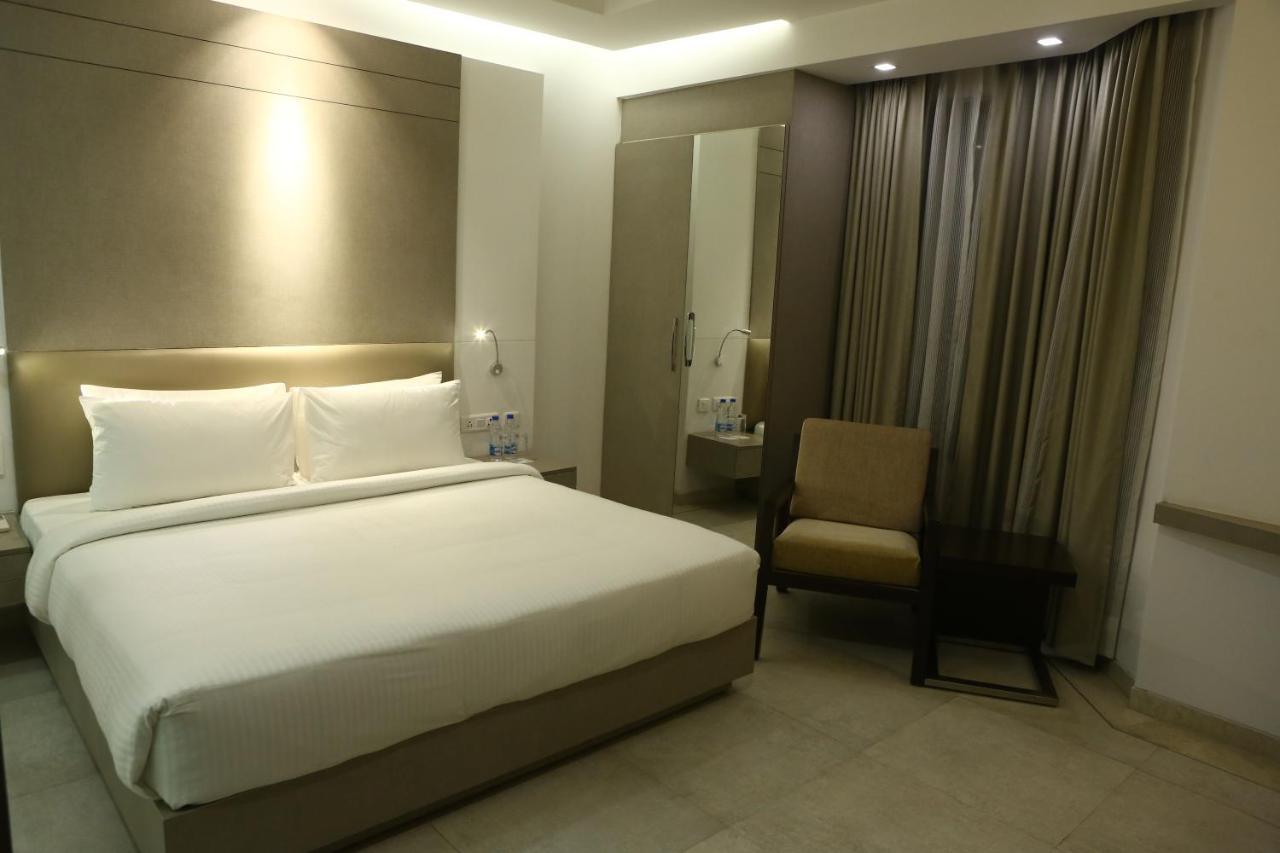 Keys Lite By Lemon Tree Hotels, Mayfield, Gurgaon Bagian luar foto