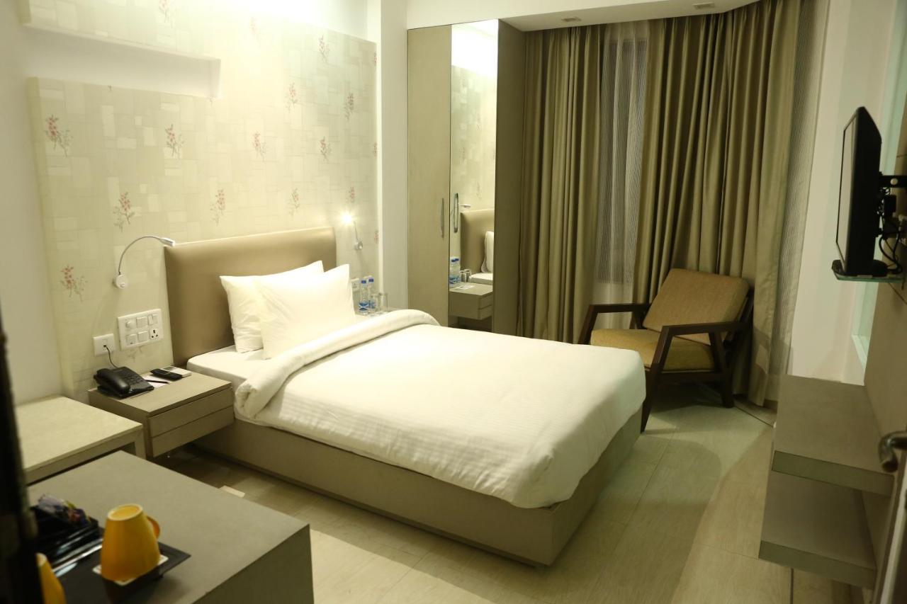 Keys Lite By Lemon Tree Hotels, Mayfield, Gurgaon Bagian luar foto