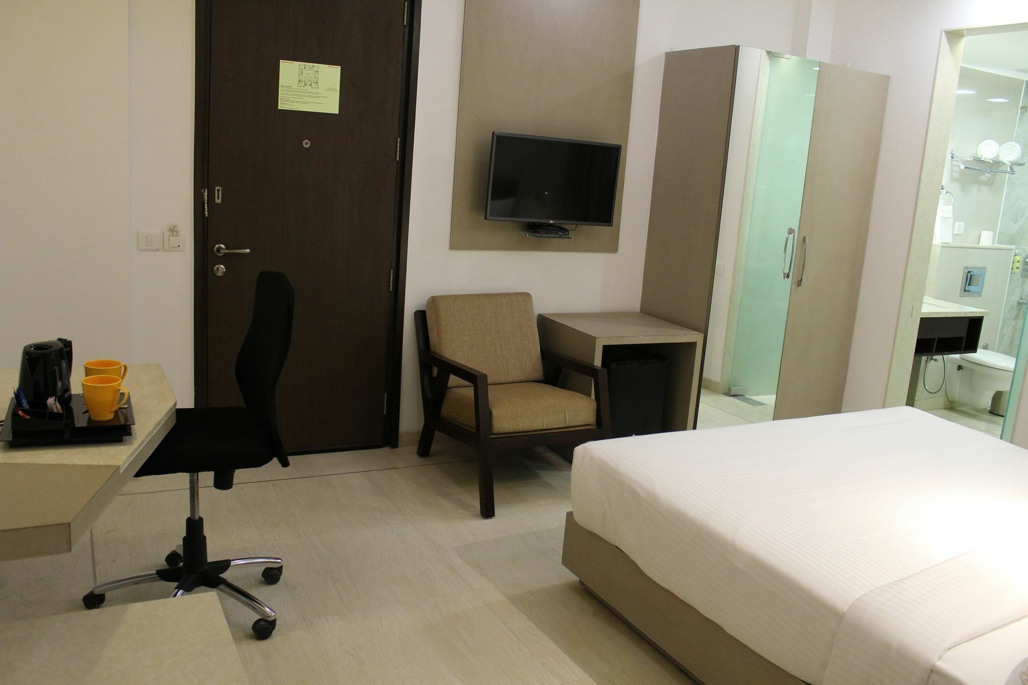 Keys Lite By Lemon Tree Hotels, Mayfield, Gurgaon Bagian luar foto