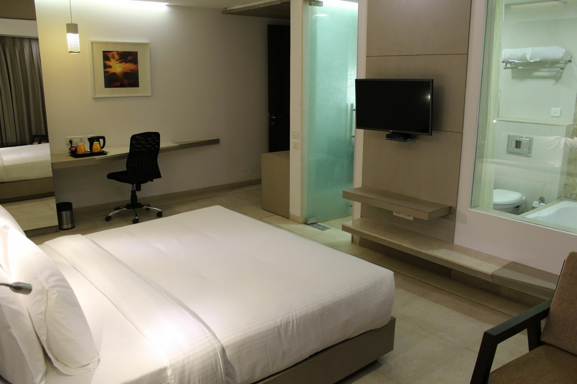 Keys Lite By Lemon Tree Hotels, Mayfield, Gurgaon Bagian luar foto